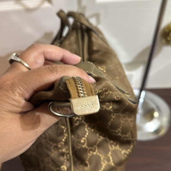 Gucci Monogram shoulder bag Interior - Picture 13 of 13